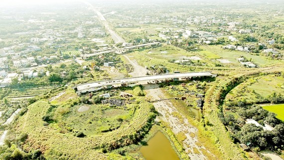 cao-toc-ben-luc-long-thanh-doan-ngang-quoc-lo-50-xa-da-phuoc-huyen-binh-chanh-tphcm-1657597133.jpg