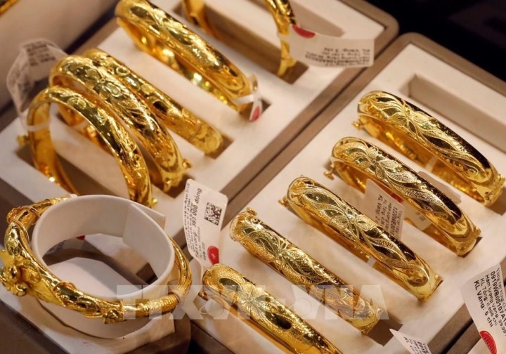 Giá vàng hôm nay 15/7: Rơi tự do, vàng sắp thủng mốc 1.700 USD/ounce