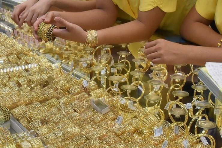 Giá vàng hôm nay 26/8: Vàng 9999 giảm 200 nghìn đồng