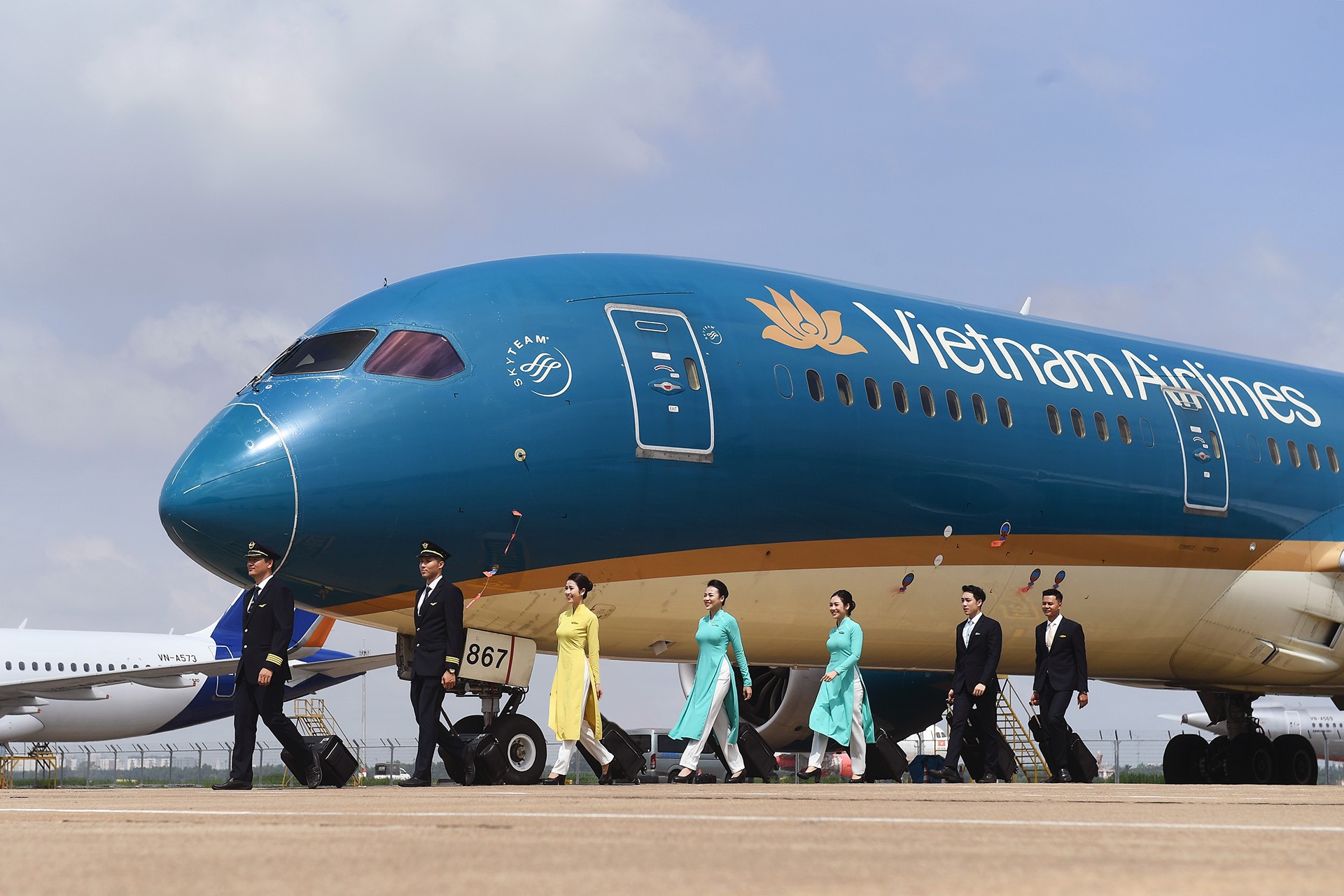 Bất thường Đại hội cổ đông VCC và nhóm chứng khoán KB, Vietnam Airlines ép khách, chiếm dụng tiền