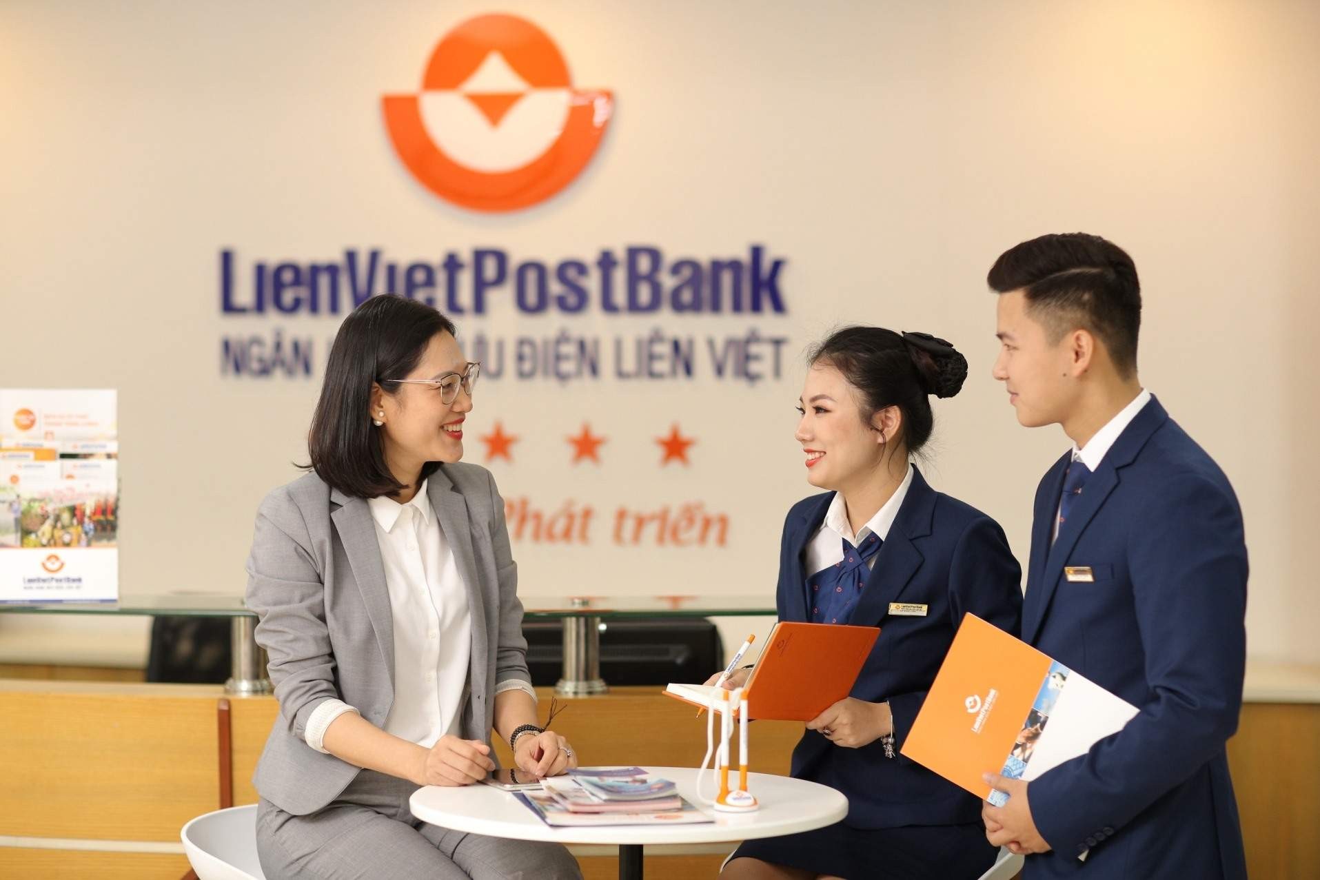 LienVietPostBank tăng vọt trích lập dự phòng, nợ xấu đi lên