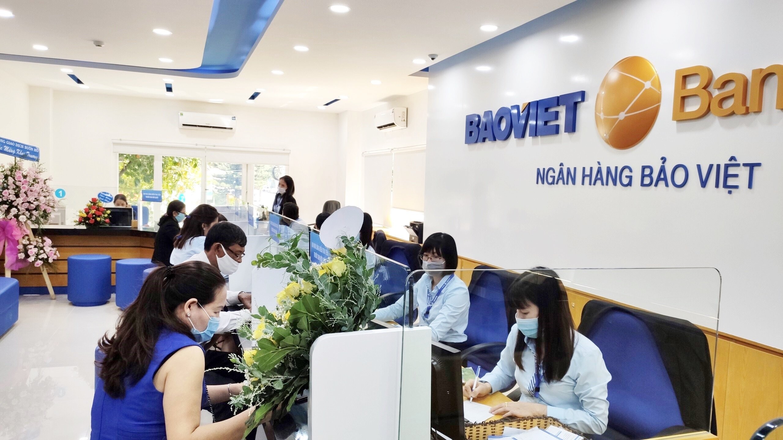 Các nguồn thu ngoài lãi sụt mạnh, lợi nhuận BaoViet Bank lao dốc 66%