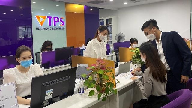 Chứng khoán Tiên Phong (TPS) nhìn từ những lô trái phiếu nghìn tỷ của tập đoàn R&H