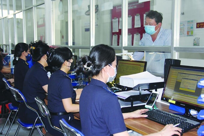 Công ty Mannequins Đông Á nợ thuế bị dừng làm thủ tục hải quan