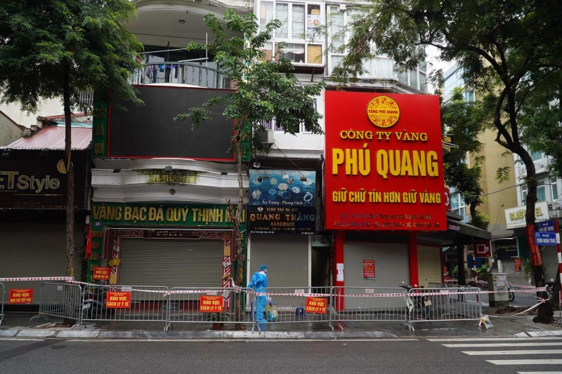 Người nhiễm nCoV tử vong trong tư thế treo cổ ở cửa hàng vàng bạc
