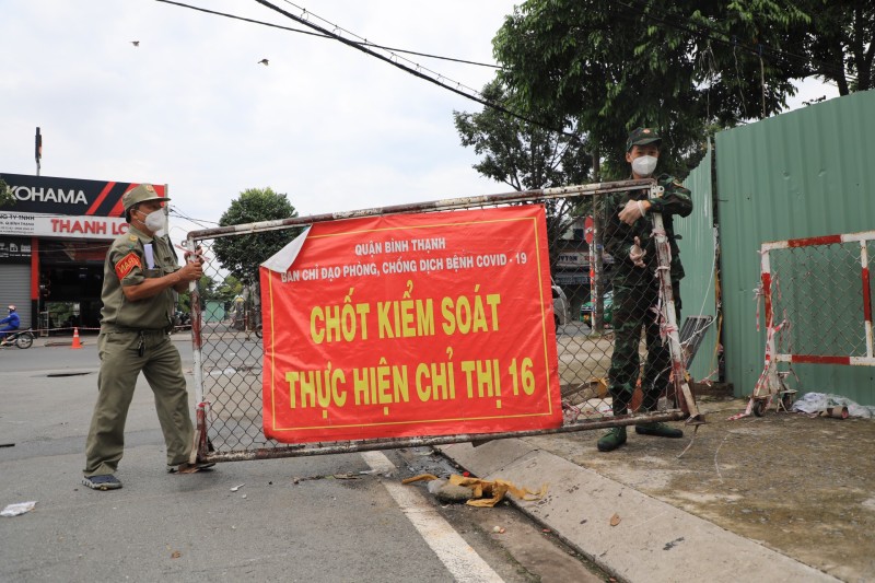 TP.HCM ban hành Chỉ thị 18 mở lại nhiều dịch vụ, phục hồi kinh tế