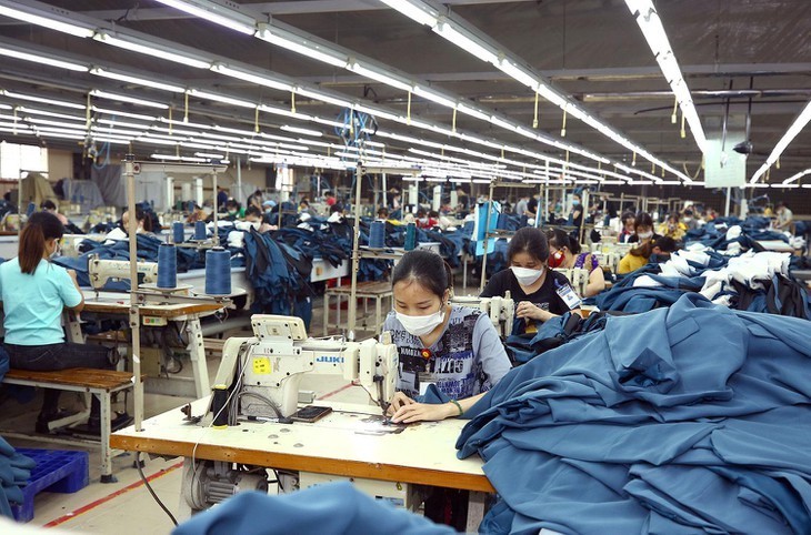 Sản xuất công nghiệp lan rộng gam màu sáng