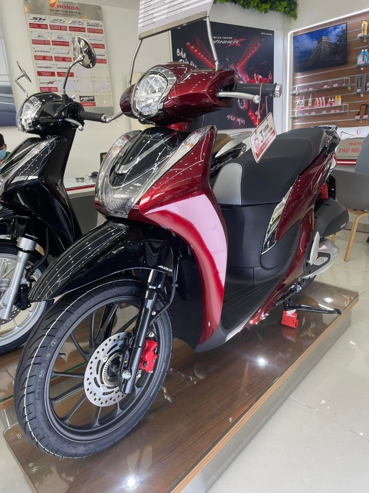 Bảng giá Honda SH Mode cuối tháng 6/2022, chênh cao ngất