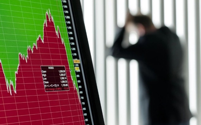 VN-Index xuống mức thấp nhất trong năm, nhà đầu tư nên làm gì?