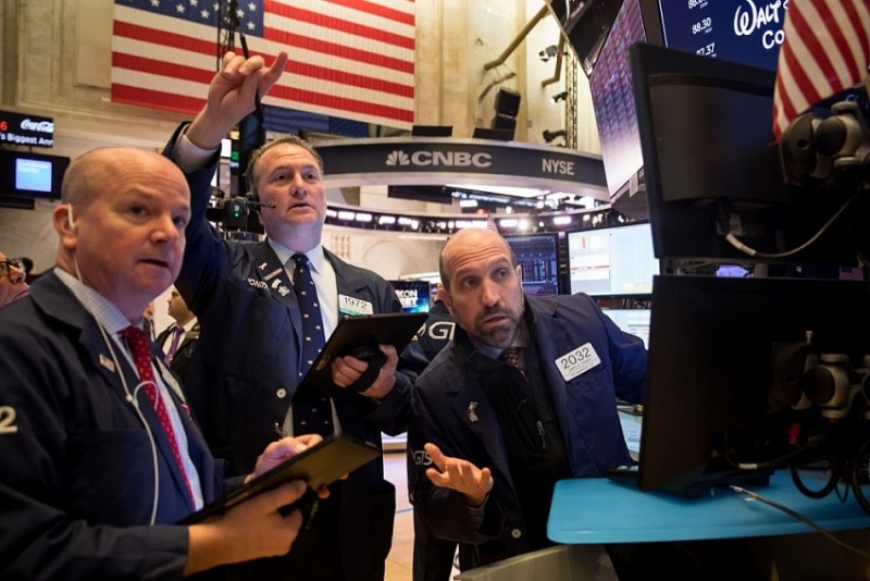 Chứng khoán Mỹ có chuỗi "leo dốc" kéo dài, Dow Jones vừa có thêm gần 350 điểm