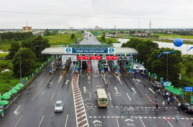 Xe biển số giả qua trạm thu phí, xe biển số thật bị trừ tiền, ai chịu trách nhiệm?