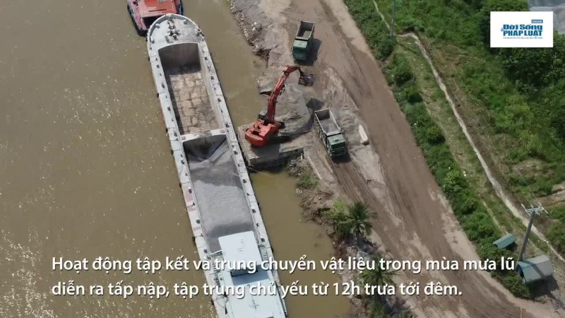Gia Lâm – Bài 1: Tập kết, trung chuyển vật liệu xây dựng mùa lũ, xe tải “băm” nát đường đê