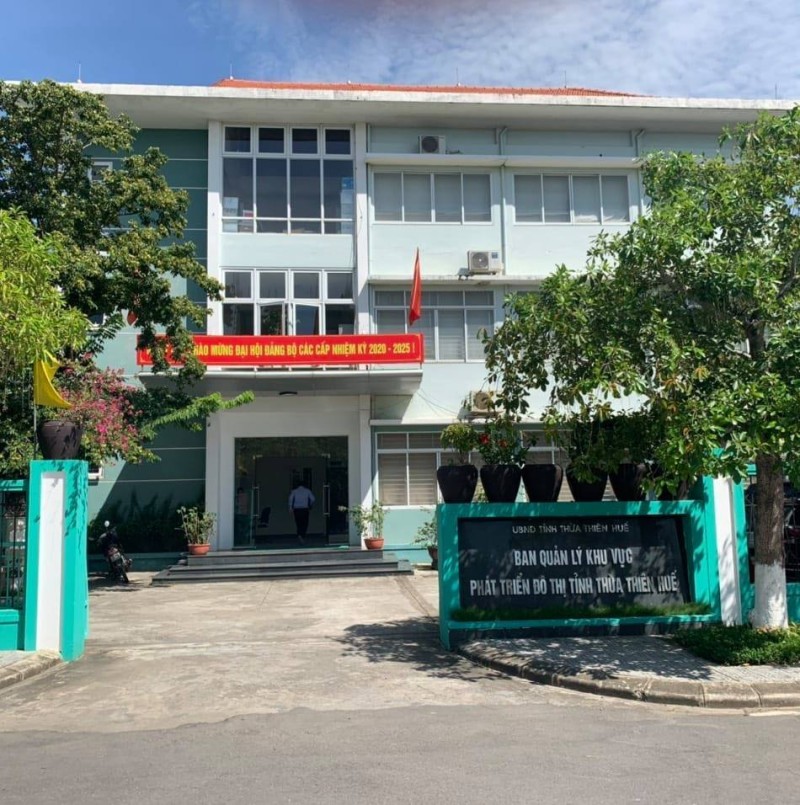 TT-Huế: Hợp nhất 2 ban quản lý dự án thuộc UBND tỉnh, điều động và bổ nhiệm nhiều cán bộ