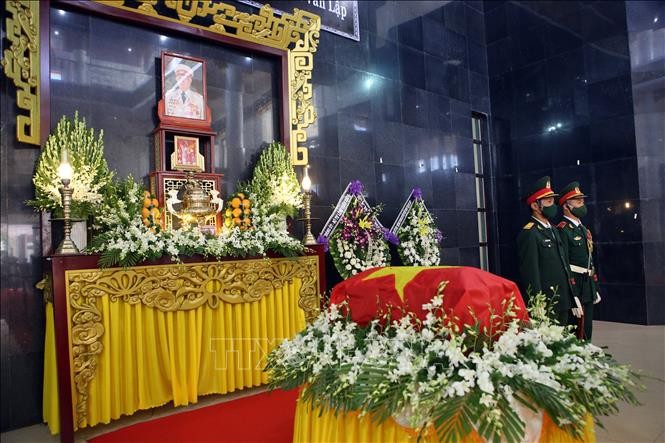 Sáng mãi người anh hùng Kostas Sarantidis - Nguyễn Văn Lập