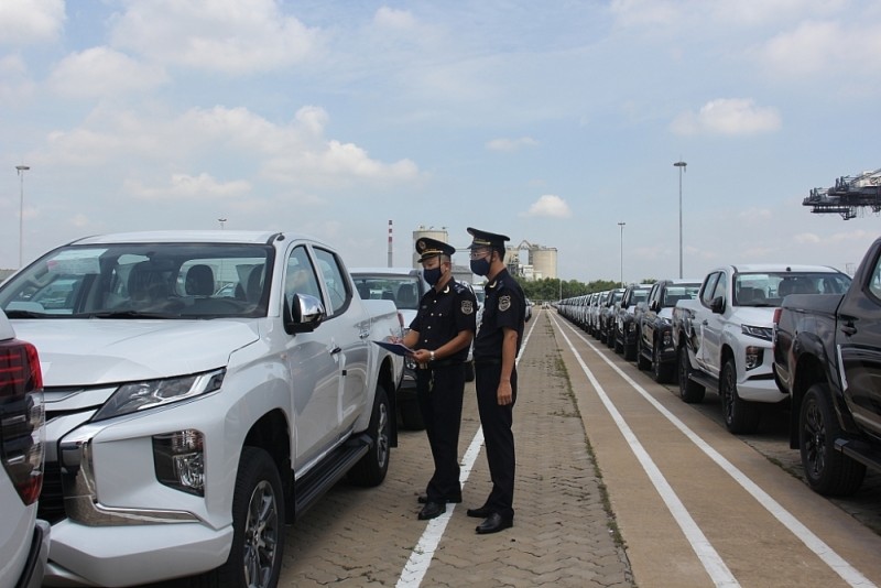 Từ 10/9/2022, nhập khẩu ô tô biếu, tặng thực hiện theo quy định mới