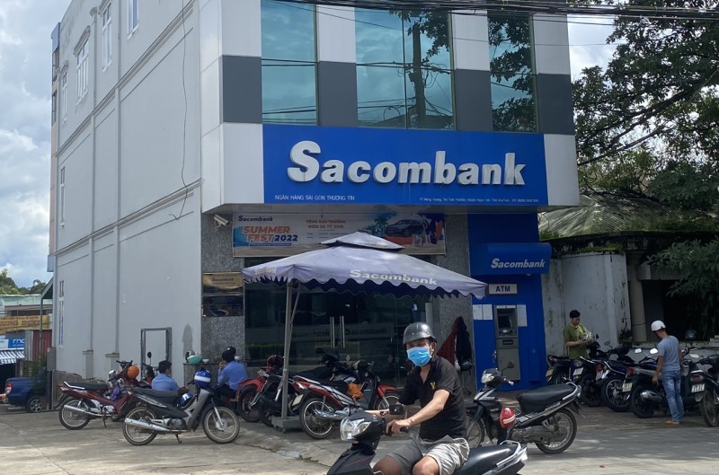 Kon Tum: Ngân hàng Sacombank ép khách hàng mua bảo hiểm nhân thọ khi cần vay vốn