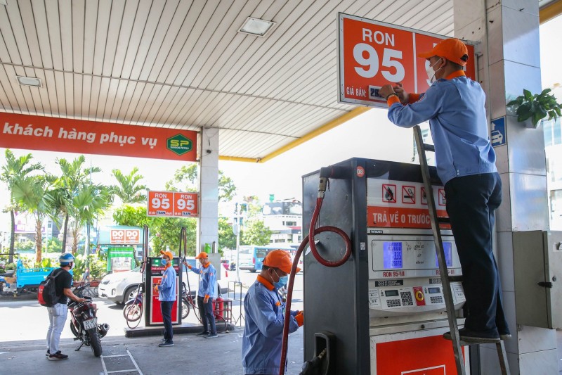 Giá xăng có thể giảm mạnh trong kỳ điều hành sắp tới?