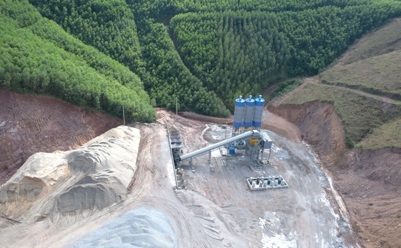 Bắc Giang: Công ty Cổ phần Bê tông và Xây dựng Tây Yên Tử đang tự tháo dỡ công trình xây dựng vi phạm