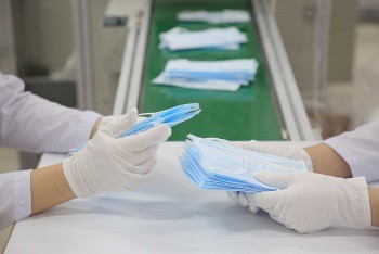 Khẩu trang y tế Việt Nam được cung cấp cho hệ thống 360 bệnh viện tại Hoa Kỳ