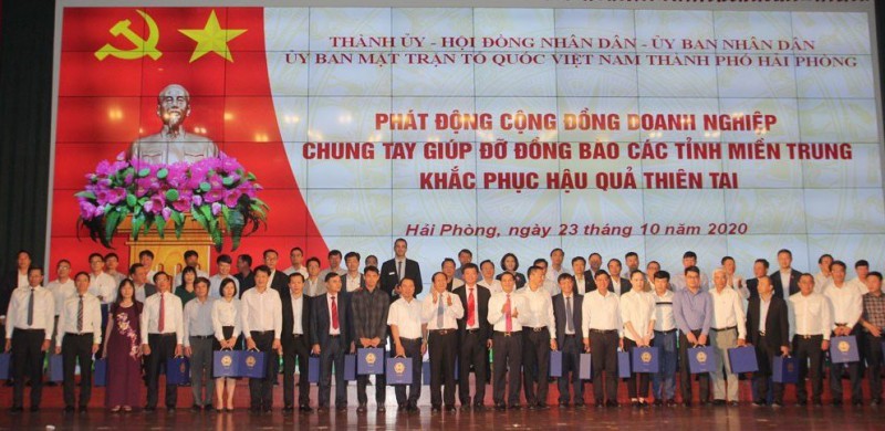 Hải Phòng ủng hộ các tỉnh miền Trung 120 tỷ đồng và hơn 200 tấn gạo