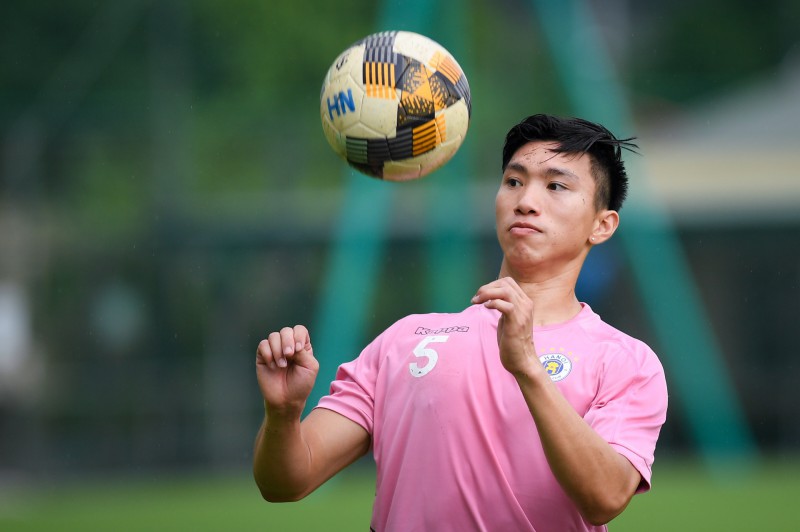 'Văn Hậu chưa thể vào đội hình xuất phát'