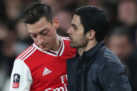 Arteta: 'Tôi trao cho Oezil nhiều cơ hội nhất có thể'