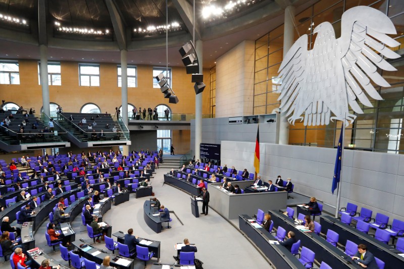 Hồ sơ lưu trú của vua Thái làm 'dậy sóng' quốc hội Đức