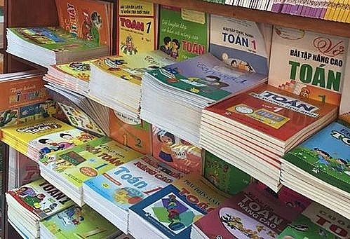 Sách giáo khoa Tiếng Việt dưới góc độ ngôn ngữ học xã hội				1