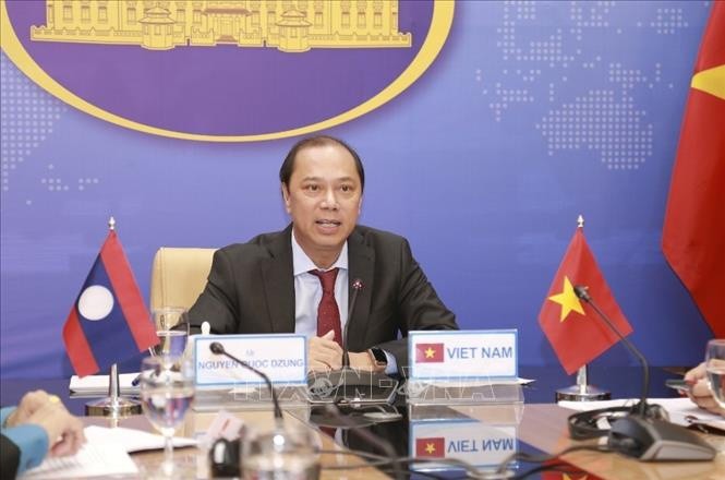 Tham khảo Chính trị Việt Nam - Lào lần thứ 5