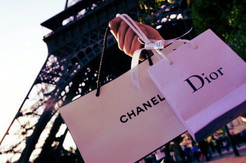 Làm giả váy Dior, Chanel từ hàng Trung Quốc