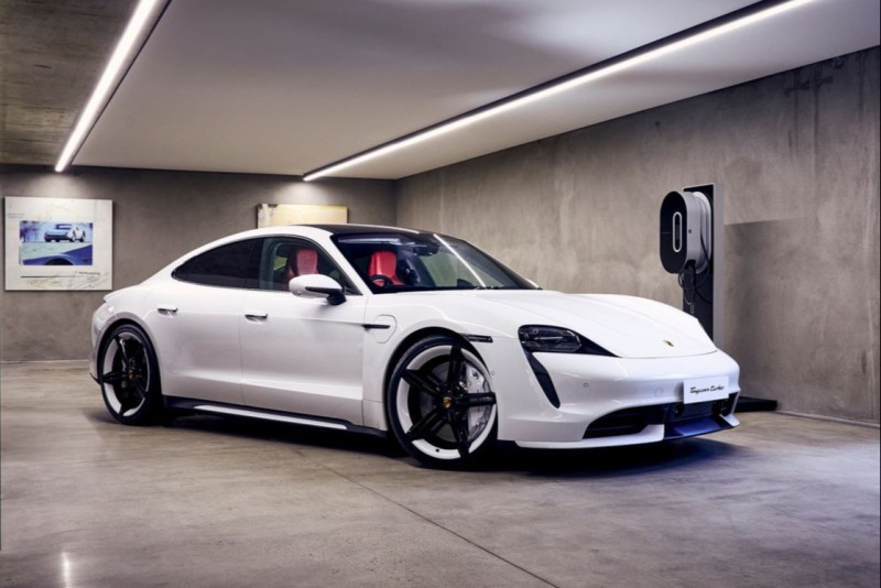 Thế hệ Z muốn bố mẹ sử dụng xe điện để bảo vệ môi trường