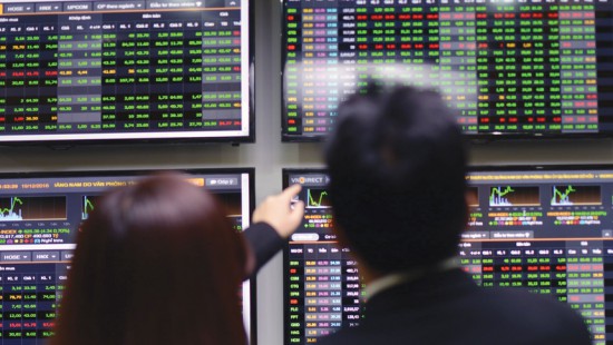 Nhóm Large Cap xanh tích cực, VN-Index tăng nhẹ