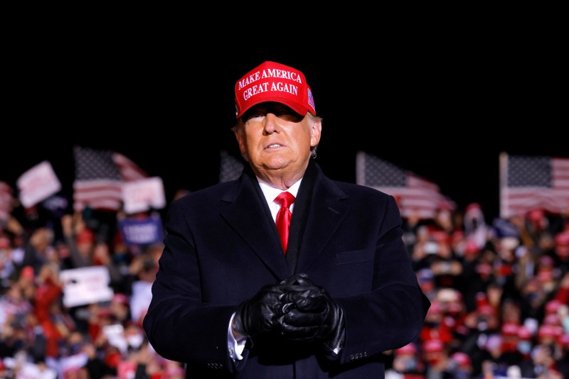 Ông Trump đến Michigan vào phút cuối - mê tín hay chiến thuật?