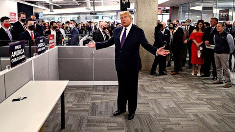 Tổng thống Trump thắng ở hai bang đầu tiên