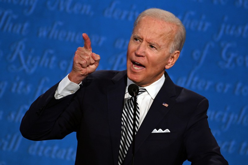 Cách mặc suit tinh tế của ông Joe Biden