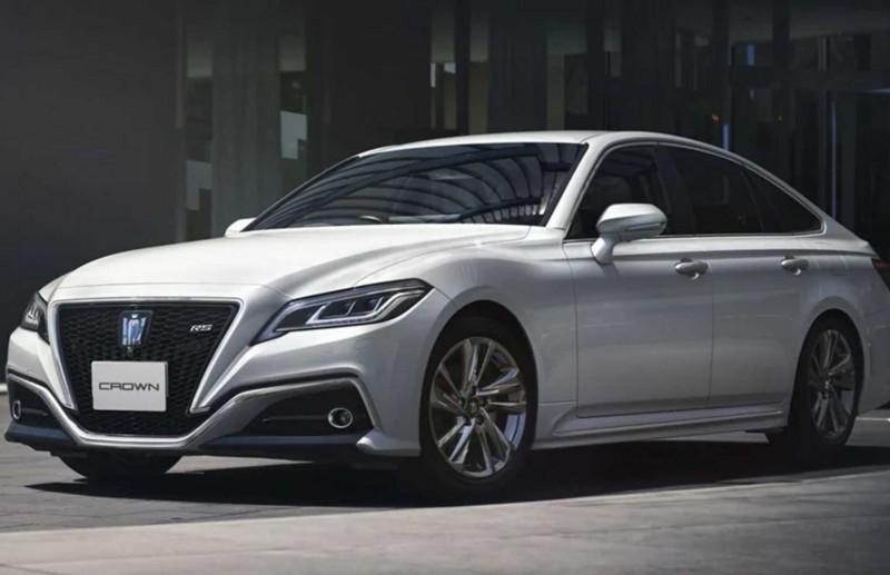 Toyota Crown 2021 có màn hình cảm ứng cỡ lớn, giá từ 47.000 USD