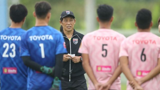 Chốt danh sách đội tuyển Thái Lan đối đầu đội các ngôi sao Thai-League