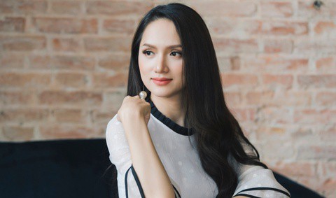 Hương Giang bị phản đối khi dẫn chương trình cho hãng smartphone