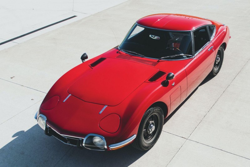 Toyota 2000GT đời 1967 được bán đấu giá hơn 900.000 USD