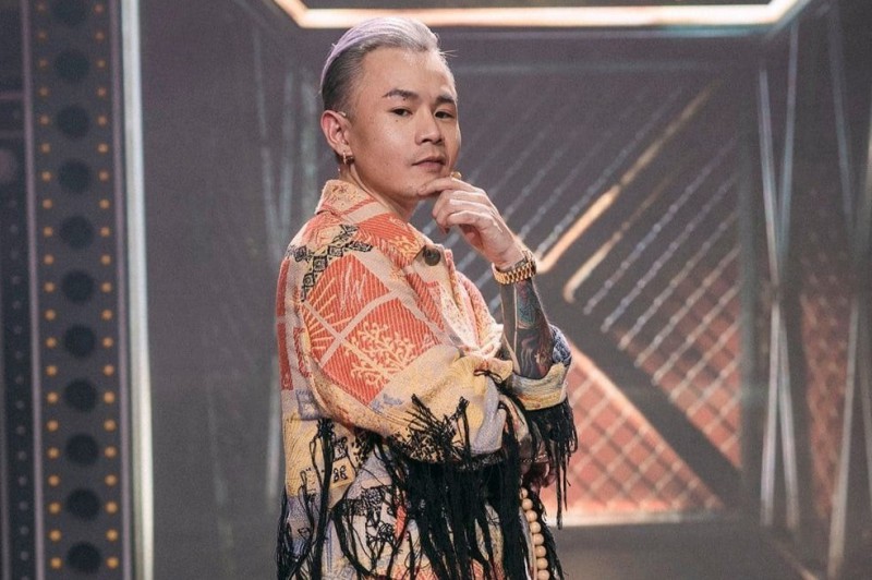 Huấn luyện viên Rap Việt mặc hàng hiệu nghìn USD tại chung kết