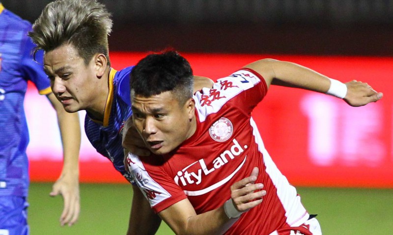 Phi Sơn chia tay CLB TP.HCM để về CLB Hà Tĩnh