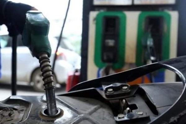 Giá xăng trong nước tiếp tục giảm từ chiều ngày 11/11/2020