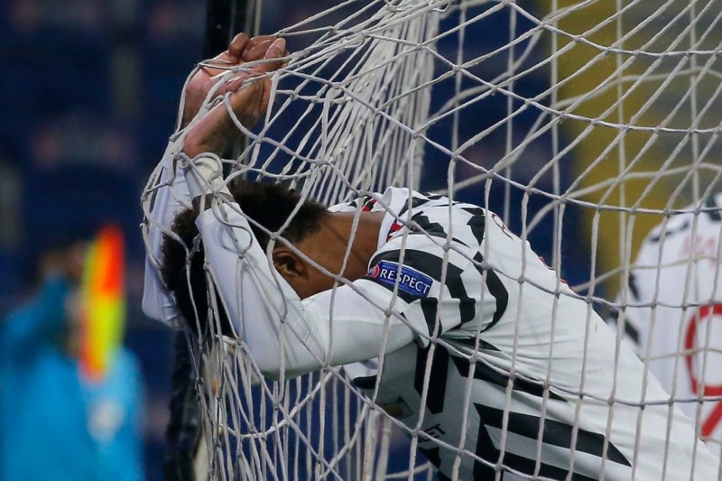 Man United trả giá vì sự thất thường