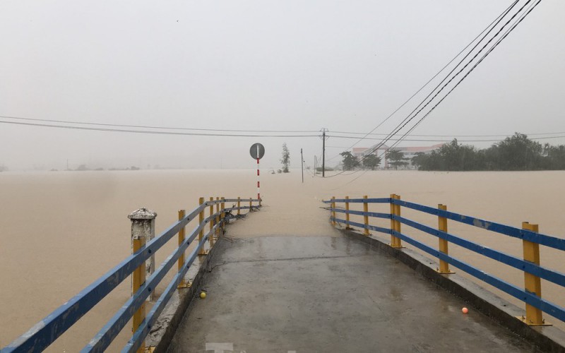 Nhiều nơi ở Khánh Hoà ngập lụt sau bão số 12