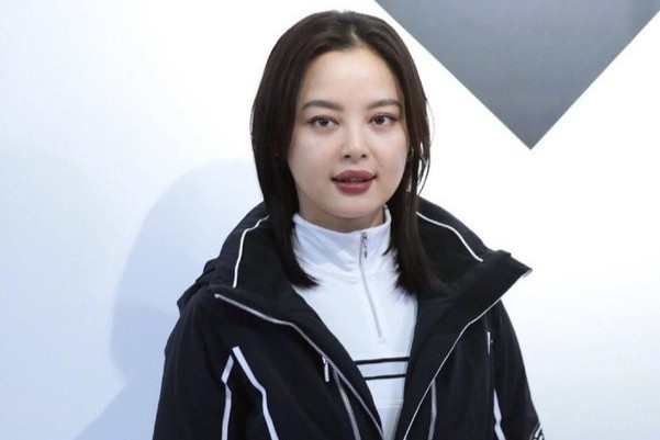 Nhiều sao châu Á mặc đồ thể thao sai cách