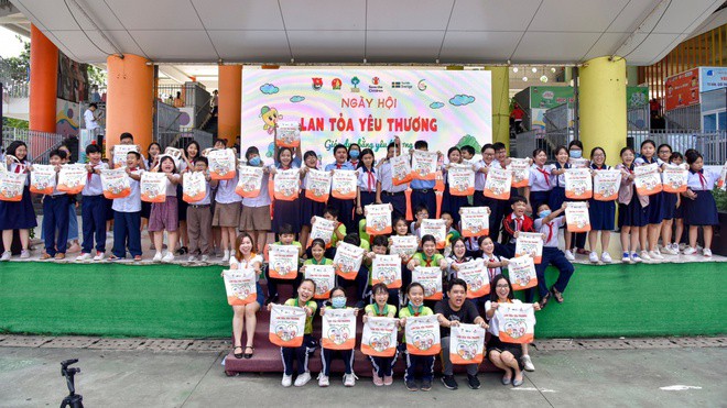 ap luc tam ly tre em anh 1