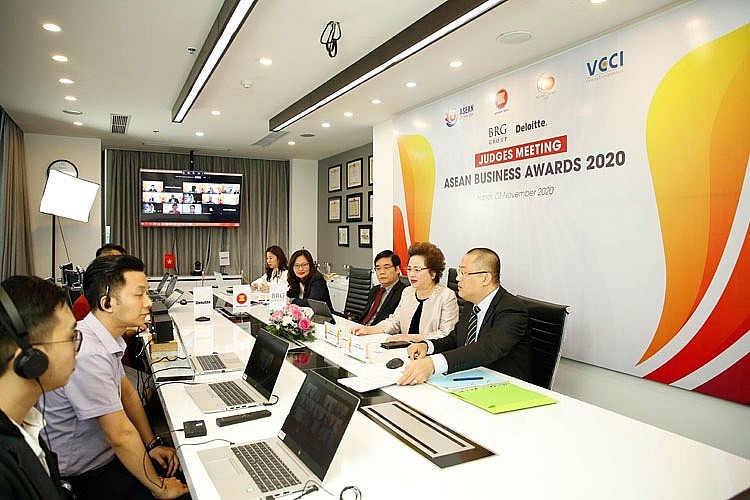 Hội đồng giám khảo ABA 2020 công tâm lựa chọn những doanh nghiệp xuất sắc nhất đoạt giải ABA 2020