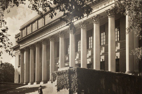 Hình ảnh ĐH Harvard ngày nay và 88 năm trước