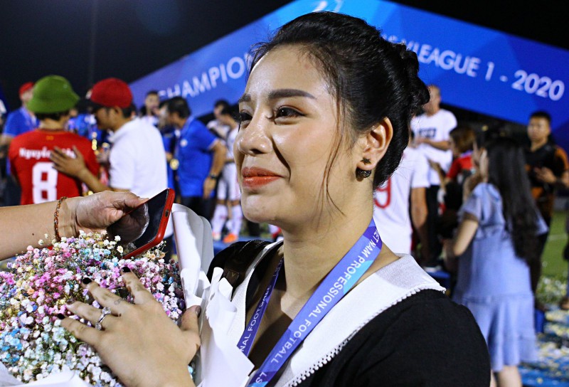 Khánh Linh giấu ngày kết hôn với Bùi Tiến Dũng