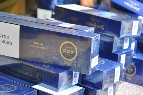 Đánh sập điểm tàng trữ hơn 10.000 bao thuốc lá nhập lậu